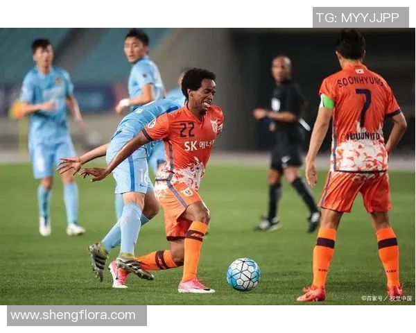 济州联与城南足球激战正酣谁能在这场对决中笑到最后